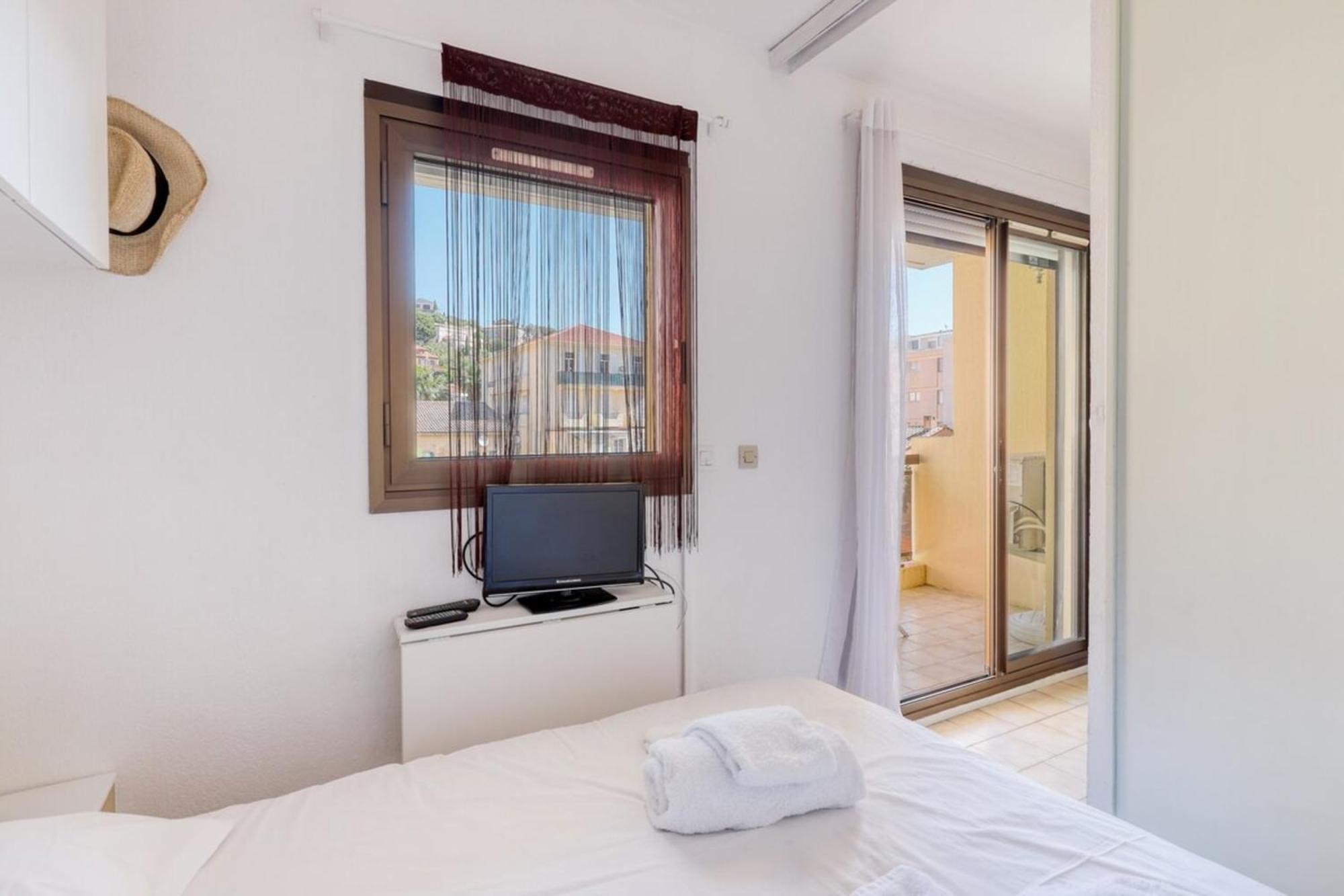 Lavandou - T2 In The City Center - 200 M From The Sea Ле-Лаванду Экстерьер фото